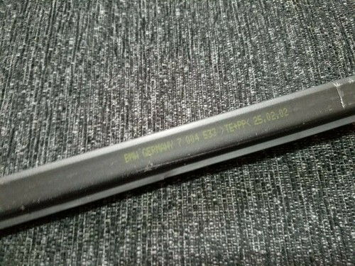 BMW 7-Series E65 Original Right Side Front Door Rubber OEM 7004533 - Picture 6 of 6