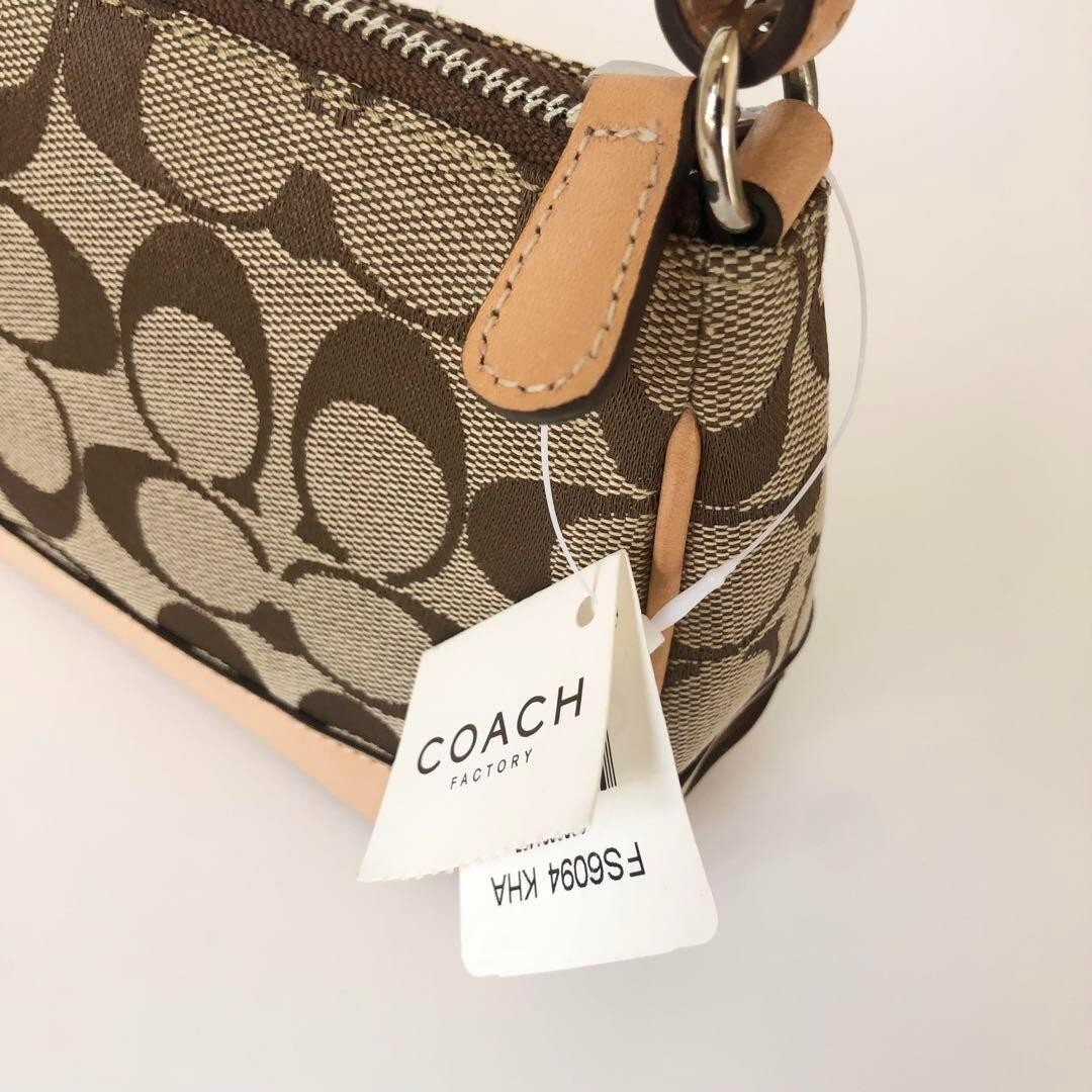 Coach Signature Demi mini Pouch Hand Bag Canvas Leather Coach Signature Demi mini Pouch Hand Bag Canvas Leather