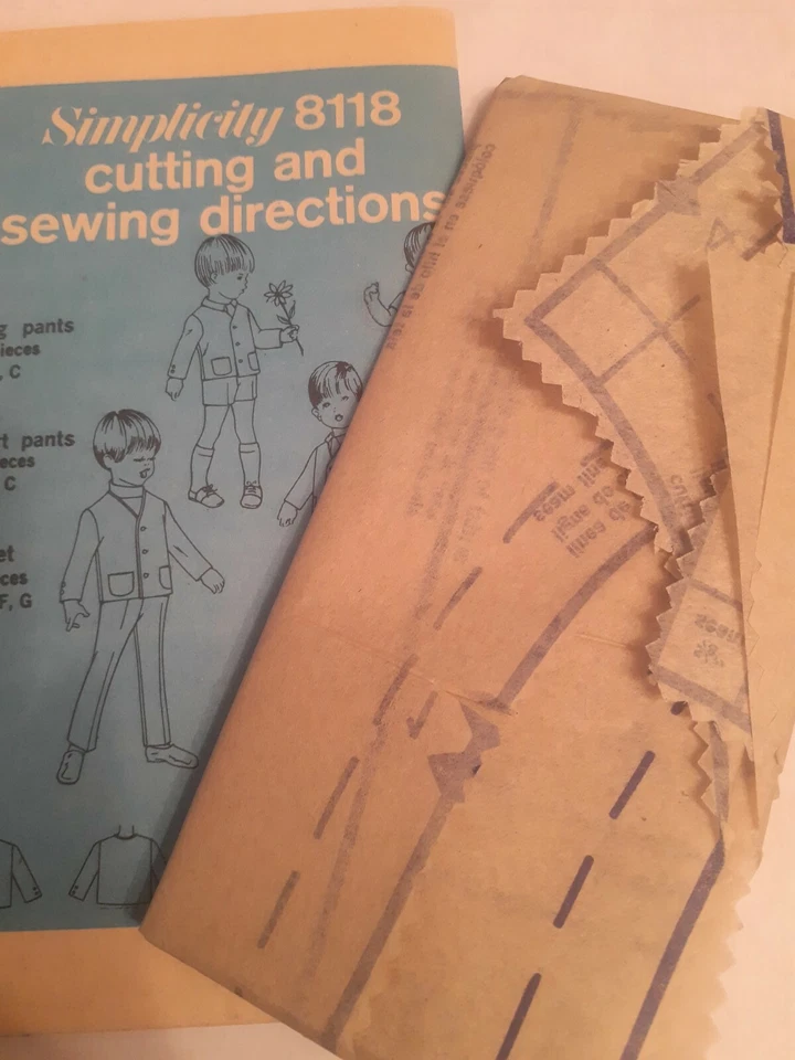 Jacket Pants Suit Shorts Simplicity Sewing Pattern 8118 Toddlers 1 Boys Cut VTG - Image 4 of 4