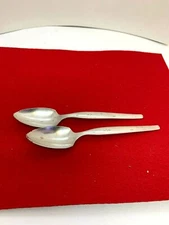 ANTIQUE VINTAGE COLLECTIBLE 2 GRAPEFRUIT SPOONs 6" WM ROGERS SILVER PLATE - 