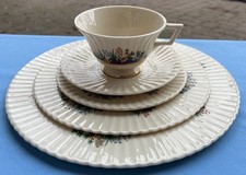 Lenox Rutledge 5 Piece Place Setting Embossed Flowers Mint Condition