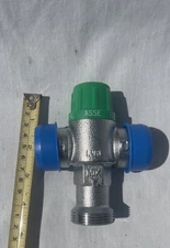 Zurn Wilkins Aqua-Gard Thermostatic Mixing Valve ZW1070XL