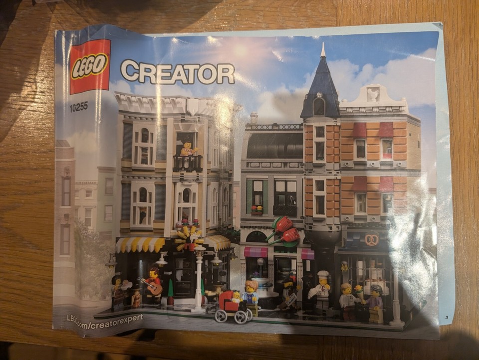 LEGO CREATOR Assembly Square (10255) 5702015865272 eBay