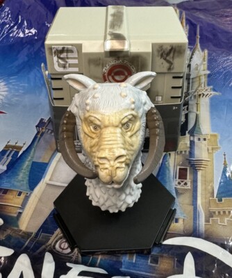 Star Wars Galaxy s Edge Wave 2 Dok Ondar Mystery Treasures Box Tauntaun Bust
