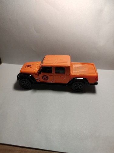 Customized 4 1/2" Long Cincinnati Bengals NFL Football Jeep Gladiator 1/48... - Picture 2 of 5