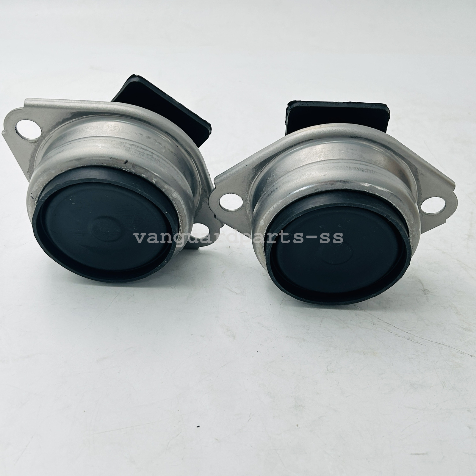 2x Engine Mounts For Maserati Quattroporte GranTurismo Cabrio Ferrari California