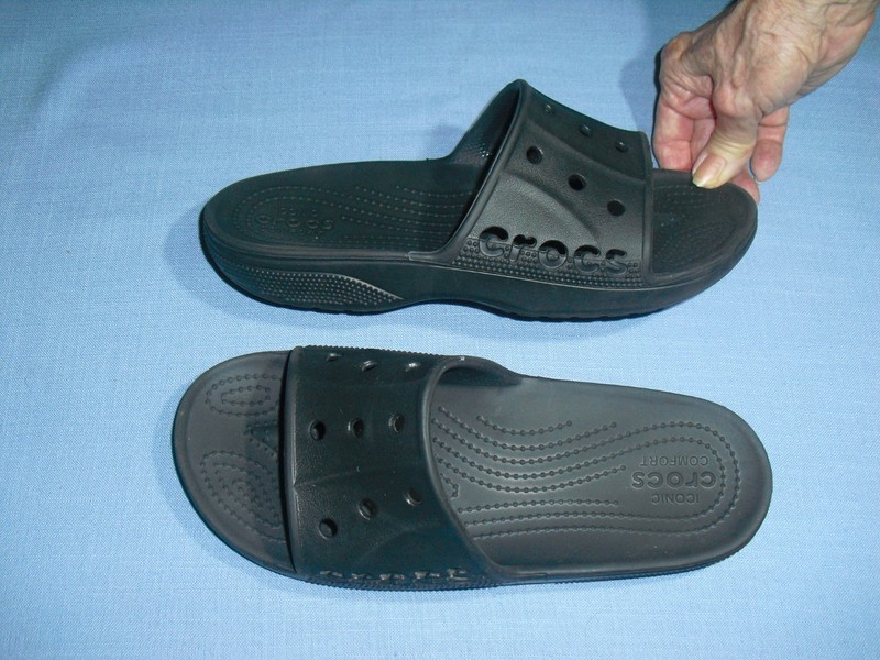 Crocs Iconic Comfort Baya II Slide Sandals Black Mens 7 - Womens 9