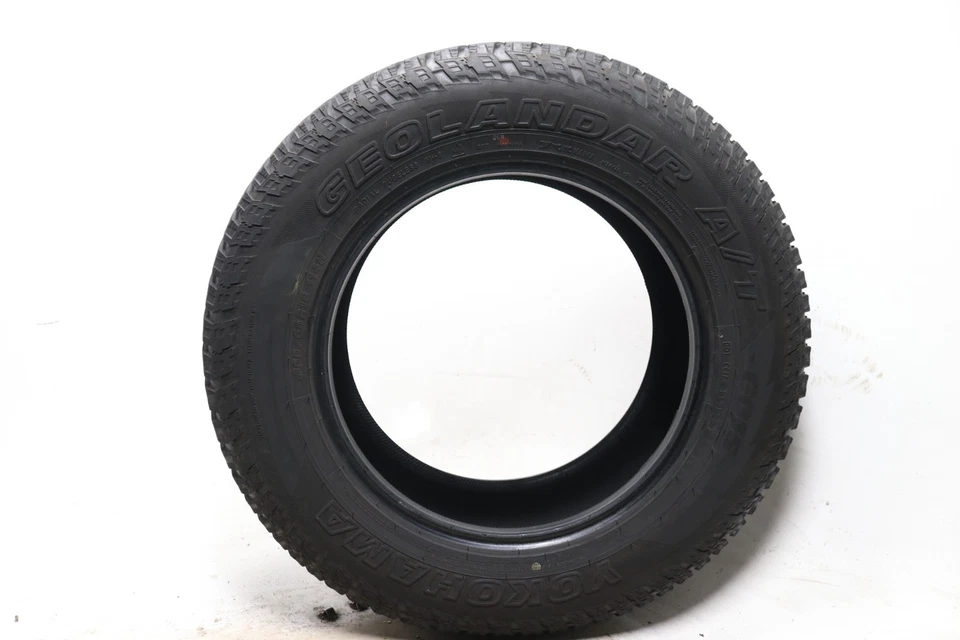 Usado 265/65R18 Yokohama Geolandar A/T G015 - 114H - 8/32 Sin reparaciones Foto 4 de 4