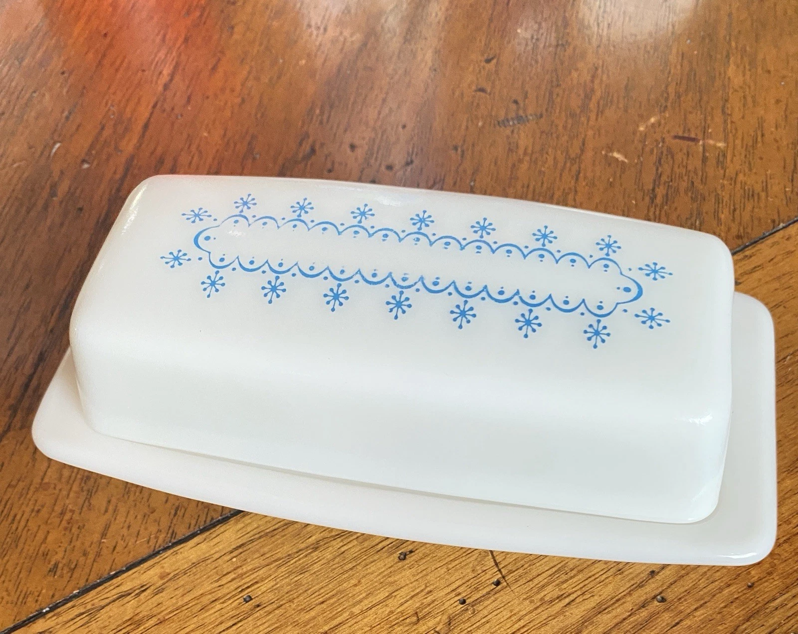 Vintage Pyrex Covered Butter Dish & Lid Blue & White Snowflake Garland 1972-75