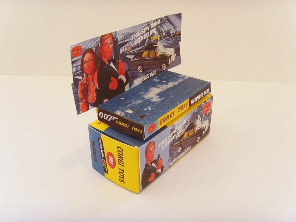CORGI JUNIORS - JAMES BOND MERCEDES 240D- Spy Who Loved Me - Display box/ tray. - Image 2 of 4