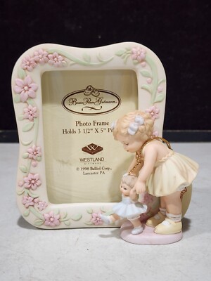 1998 BESSIE PEASE GUTMANN HELPING HANDS BISQUE PORCELAIN PHOTO PICTURE FRAME