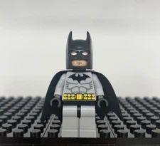 LEGO Batman Minifigure Classic 2006 Light Gray Suit 7780 7779 7782 NEW