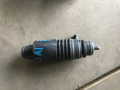 Audi 100 B5 Waschwasserpumpe Wischwasserpumpe 4A0955651