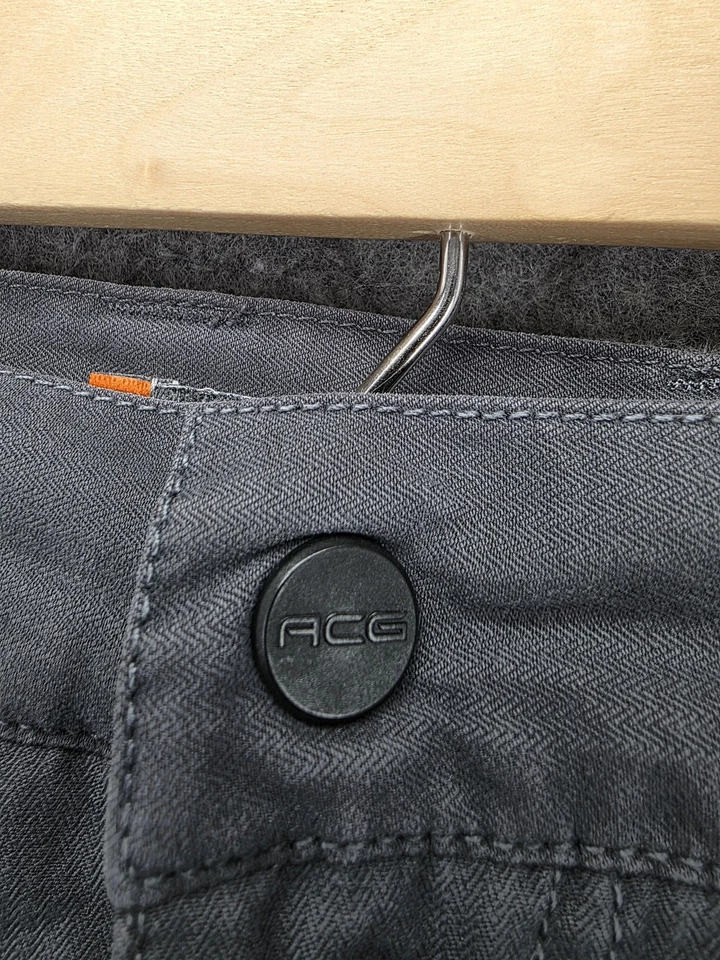 Nike ACG Pants Mens Large Gray Convertible Zip Off Hiking All Conditions Gear - Image 2 of 4