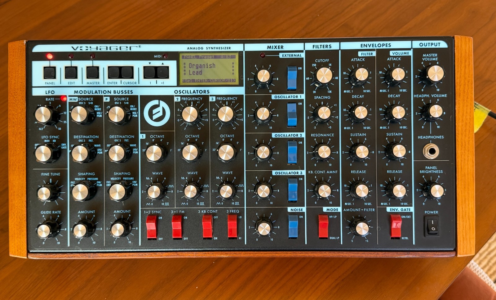 Moog Voyager vintage synth equipment - eBay listing photo 3