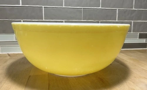 Pyrex #404 Primary Yellow Nesting Mixing Bowl 4 Qt Vintage Made in USA