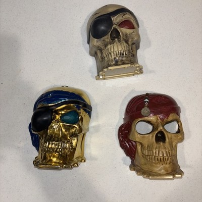 Mega Bloks Pirates Of The Caribbean 6'' Skull Container Pyrates X 3