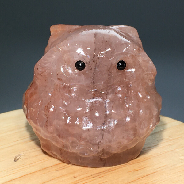 98g Natural Crystal.strawberry quartz.Hand-carved. Exquisite owl.Animal statues