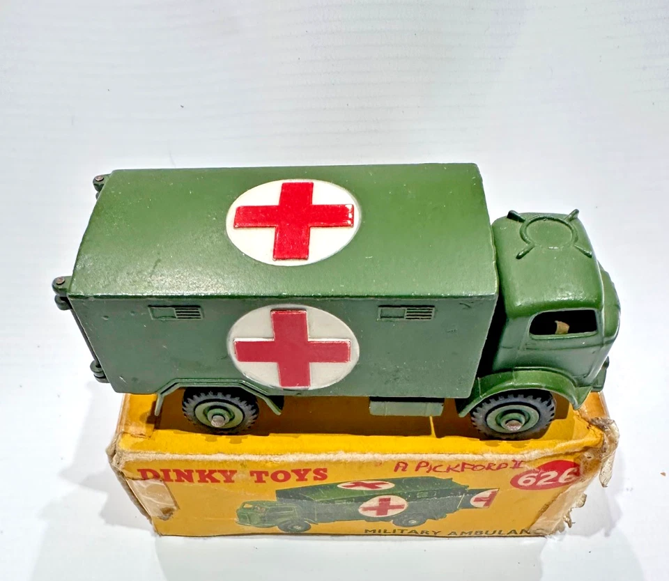 Dinky Toys Meccano 626 Militar Ejército Ambulancia VAGÓN Casi Como Nuevo Original En Caja Foto 2 de 4