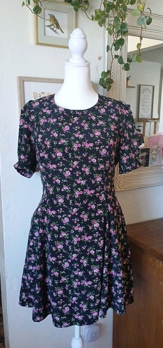 Large FOREVER 21 Black & Pink Floral Puffed Sleeve Summer Mini Dress - Picture 1 of 4