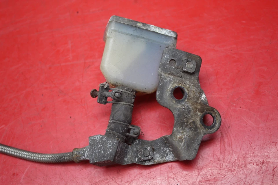 1993 铃木 INTRUDER 1400 后背制动大师 CYLINDER 带底价 69600-38B0 — 第 3/4 张图片