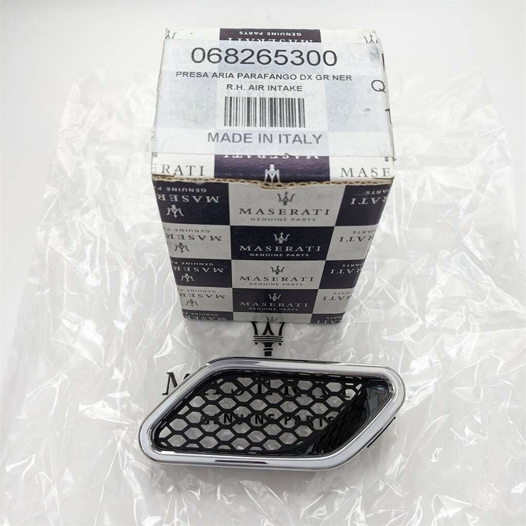 Maserati GranTurismo GranCabrio Front Right Fender Grille Outlet