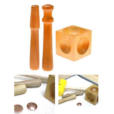 Quadratischer Dapping-Block und Locher-Set aus Holz zum Selbermachen von