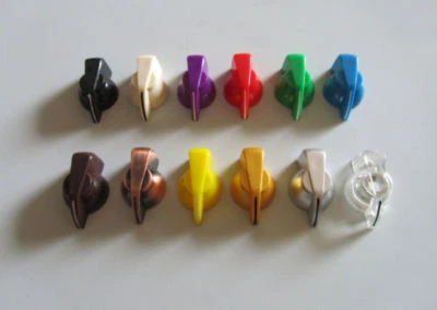 Packung mit 6 Messingeinsatz Gitarre Chicken Head Knob AMP Effektpointer Knopf