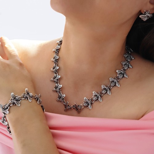 Bee Insect Necklace 925 Sterling Silver Hallmarked Honeybee Design Gift Boxed - Picture 3 of 6