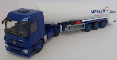 CONRAD - gas tank Mercedes Benz Actros 4x2 and MESSER - 1/50 - CON72164