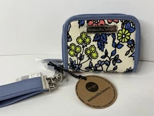 Samantha Brown To-Go RFID Compact Travel Wallet Daisy Floral HSN New with Tags