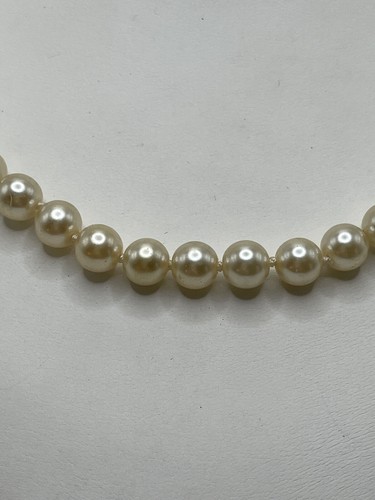Vintage Classic Ivory Pearl Necklace Single Strand Luster Elegant 18” - Picture 5 of 10