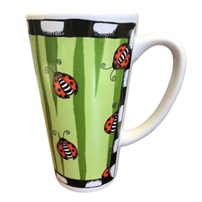 Taza de café de gres Signature Bug Me Alicia Tormey Designs Lady Bug 16 oz