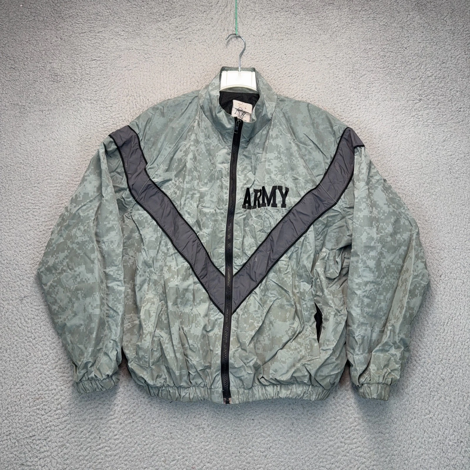 Army IFPU Jacket Mens Medium Gray Black Reflective Training Athletic Windbreaker