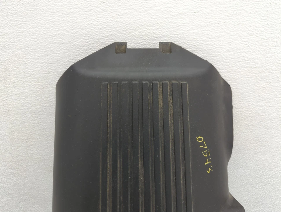 2001 Chevrolet Silverado 1500 Engine Cover G63IH - Image 2 of 4