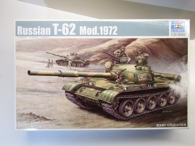 Trumpeter 1:35 Scale T-62 Mod.1972 Tank model kit # 00377