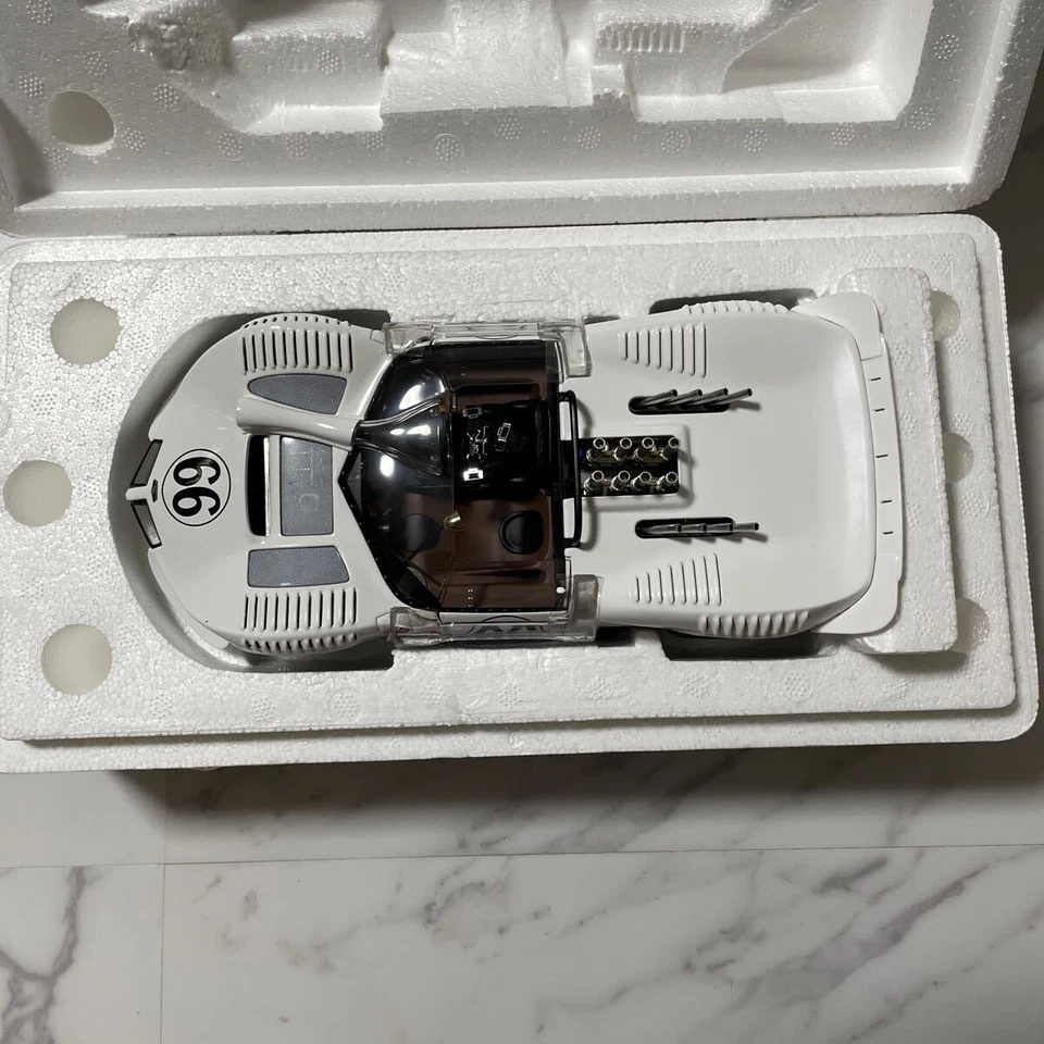 With Box 1 18 Scale Chaparral 2 AUTOart Mini Car Model Collection Release Metal - Image 2 of 4