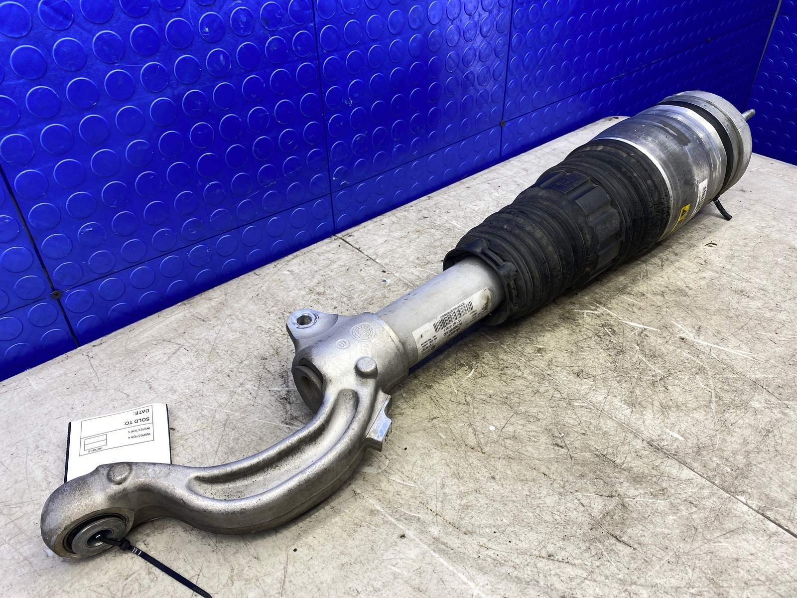 2017-2022 MASERATI LEVANTE OEM FRONT RIGHT AIR SUSPENSION STRUT SHOCK ABSORBER