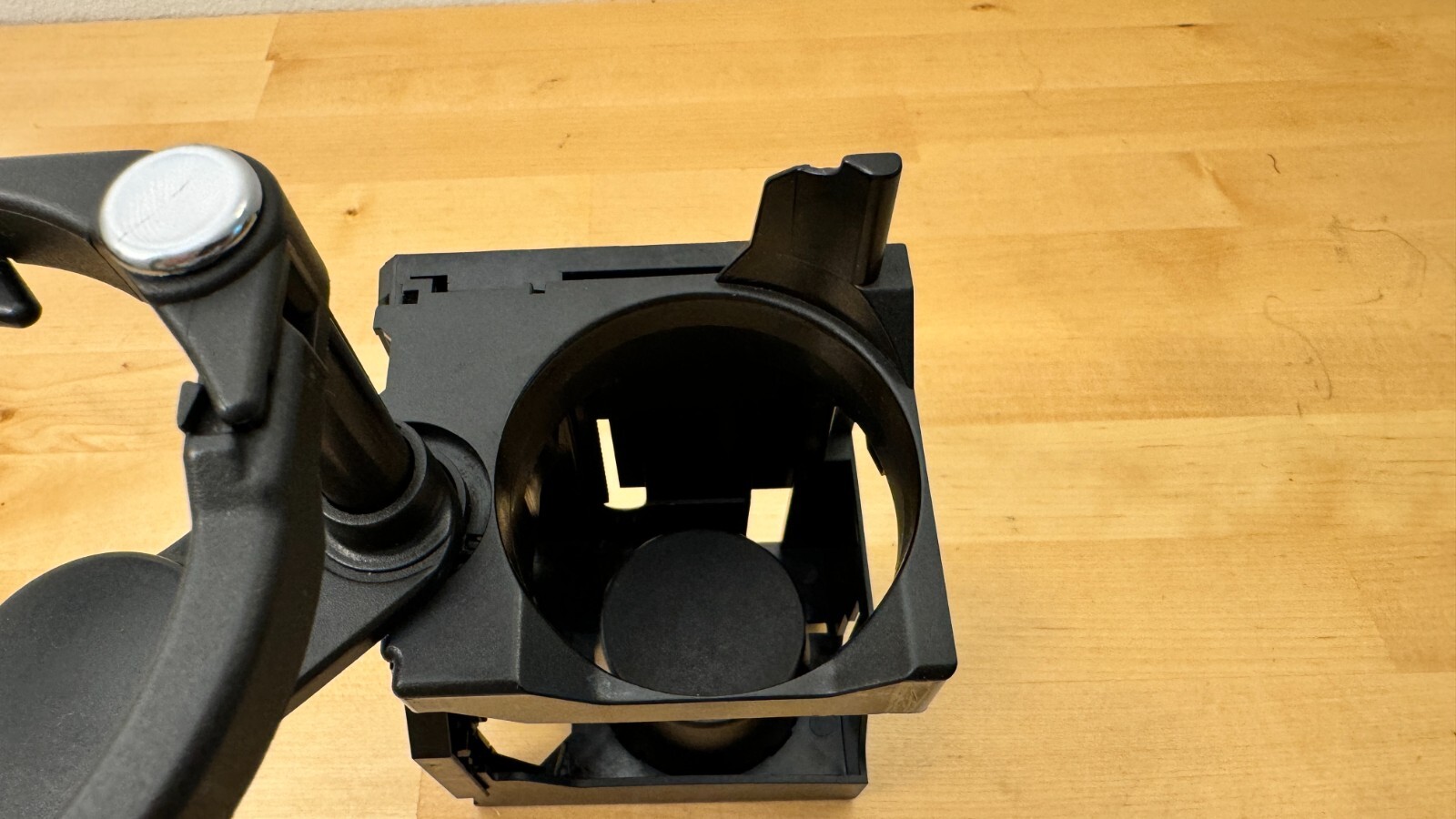 9400 MERCEDES BENZ W202 CClass CENTER CONSOLE CUP HOLDER OEM +++VERY