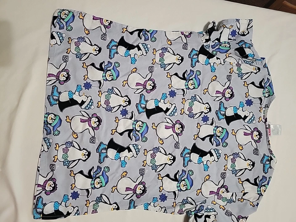 Medium Scub Star Scrub Top Winter Penguins - Image 3 of 3