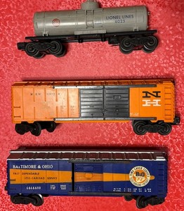 Lionel Postwar 6025 Gulf Tank Car + 6464 New Haven & 6464-400 B&O Boxcars