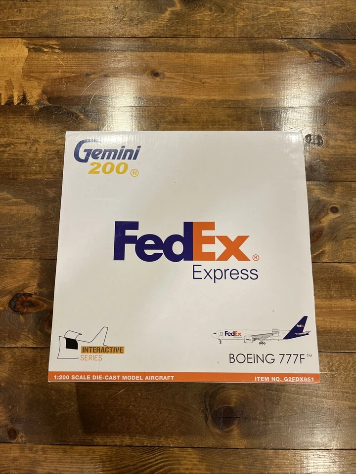 Modelo de avión fundido a presión Gemini 200 FedEx Express Boeing 777F 1:200 G2FDX951 Foto 2 de 4