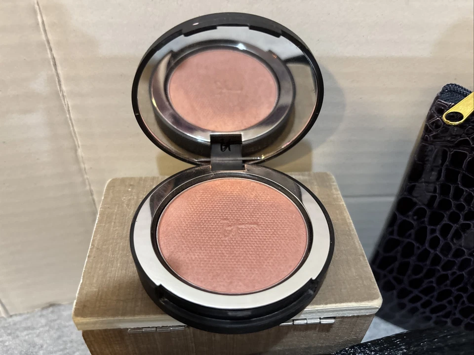 IT Bye Bye Pores Blush (Adored) Soft Cool Pink W/Free Brush & Compact Zip Pouch! - Image 3 of 4