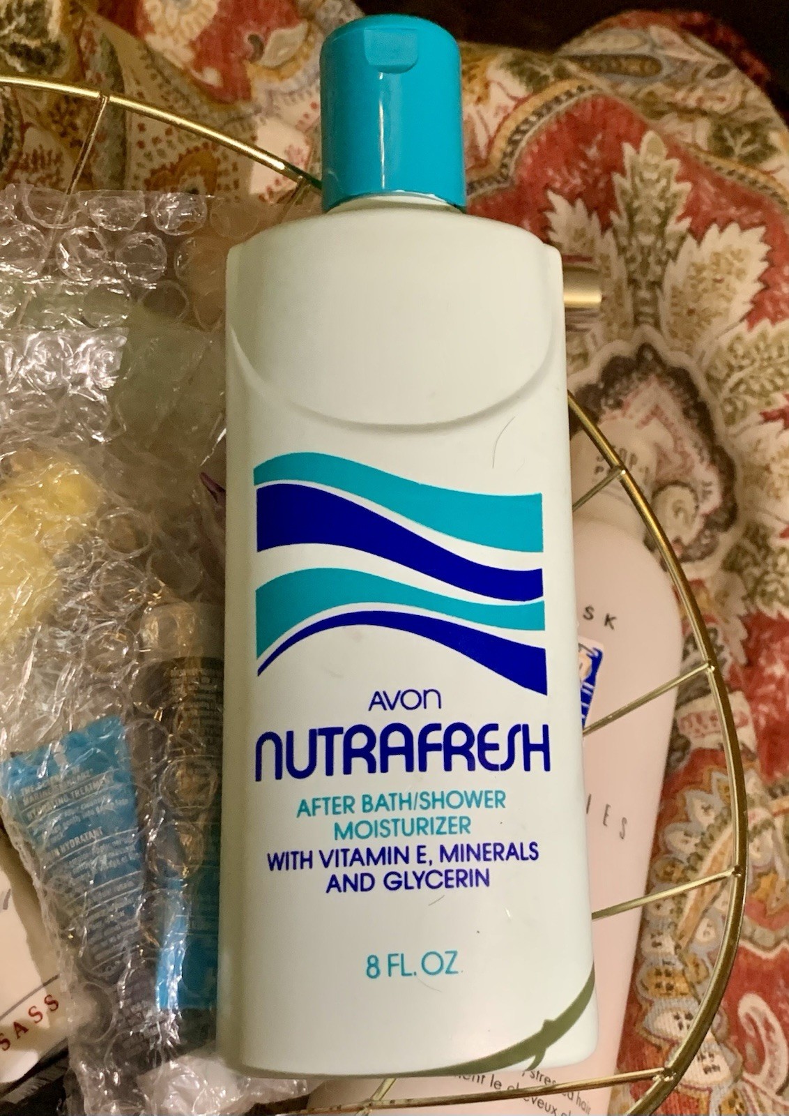 Avon NUTRAFRESH After Bath Shower Moisturizer, Vit E, Minera
