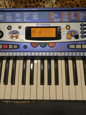 Yamaha Portable Keyboard with Power Adapter 61 Keys