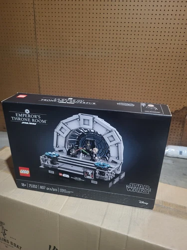 Factory Sealed LEGO Star Wars EMPEROR’S THRONE ROOM 75352 807 pieces