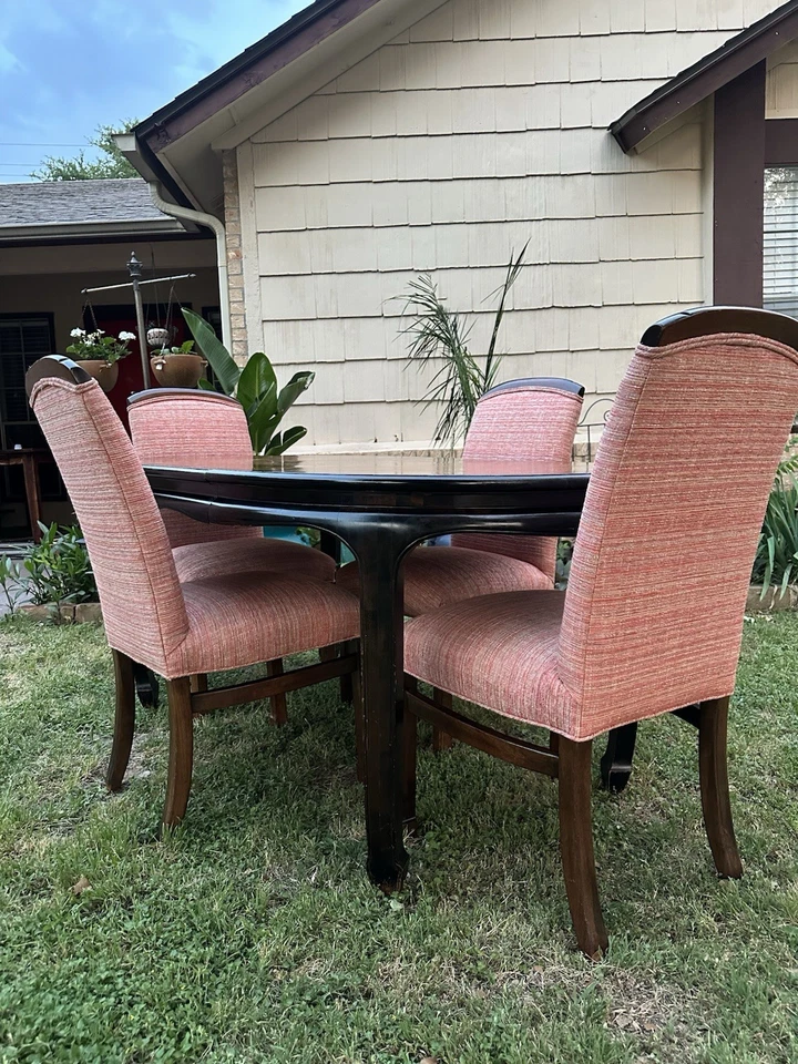 Mesa de comedor ovalada Century Furniture Chin Hua de Raymond Sabota Foto 2 de 4