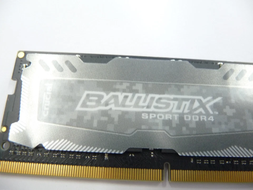 Ballistix Sport LT 8GB Single DDR4 2400 MT/s (PC4-19200) SODIMM 260-Pin Memory - Image 2 of 4