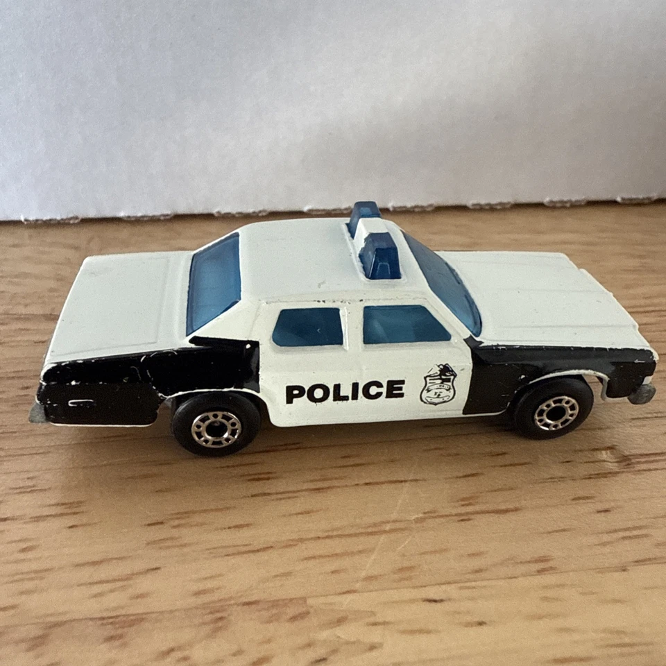 Vintage Matchbox Lesney #10 - Plymouth Gran Fury Police Car With ORIGINAL BOX - Image 2 of 4