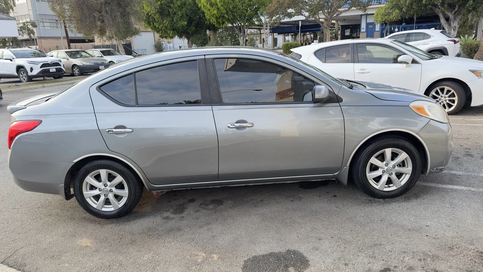 Nissan Versa S 2013 Foto 3 de 4
